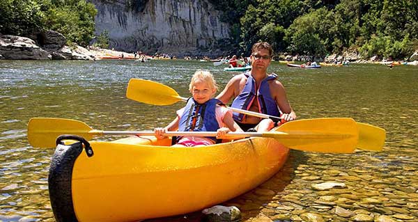 Canoë dans les gorges du Chassezac